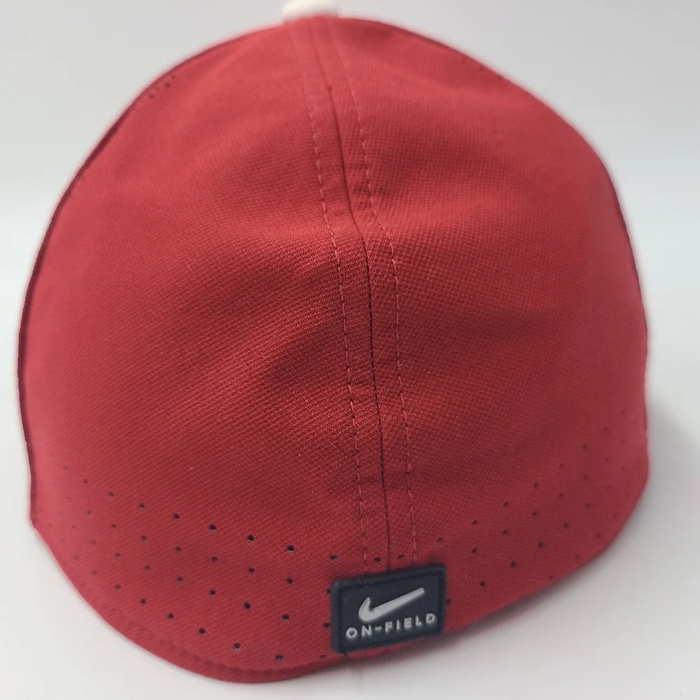 Arkansas Razorbacks Hat Fitted One‎ Size Nike Red White NCAA Classic99 Dri-Fit
